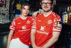 美因茨05足球俱乐部发布25/26赛季全新主场球衣(yī)