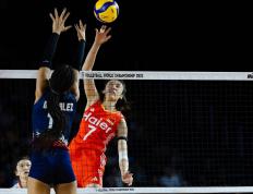 中国女排世锦赛小组赛全胜，将与法国队争八强