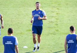 （体育）足球：马德里竞技一队备战新赛季