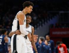 圣安东尼奥马刺续约达龙福克斯(sī)，薪水或(huò)有(yǒu)變(biàn)动