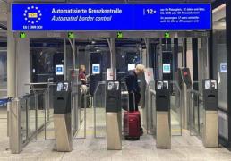 在法兰克福转机