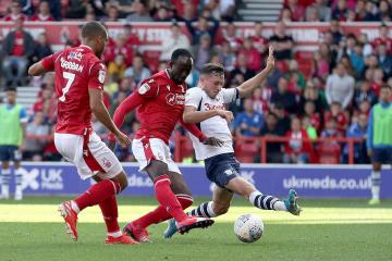 欧联-贝蒂斯0-2森林：贝蒂斯将轮换，澳波要复制热刺奇迹|前瞻