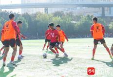 萌(méng)娃跳書(shū)法操，“雨(yǔ)中”足球(qiú)队展風(fēng)采 南京這(zhè)所学校运动会精彩纷呈