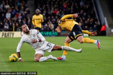 进球大戰(zhàn)！聯(lián)赛盃(bēi)-吉滕斯(sī)造3球德拉普染红 切尔西4-3狼队晋级