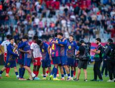 （体育）足球——西甲：巴塞罗那胜赫罗纳