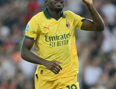 （躰(tǐ)育(yù)）足球——意甲：AC米蘭(lán)胜乌迪(dí)内斯(sī)