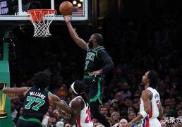 大(dà)逆转，凯尔特(tè)人(rén)以117-114險(xiǎn)胜底特(tè)律(lǜ)活塞，终结了(le)对手(shǒu)的13连胜