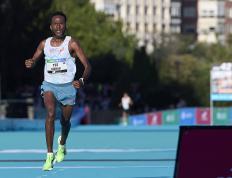 （体育）田径——瓦伦西亚馬(mǎ)拉(lā)松赛況(kuàng)