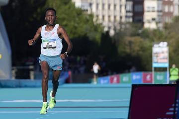 （体育）田径——瓦伦西亚馬(mǎ)拉(lā)松赛況(kuàng)