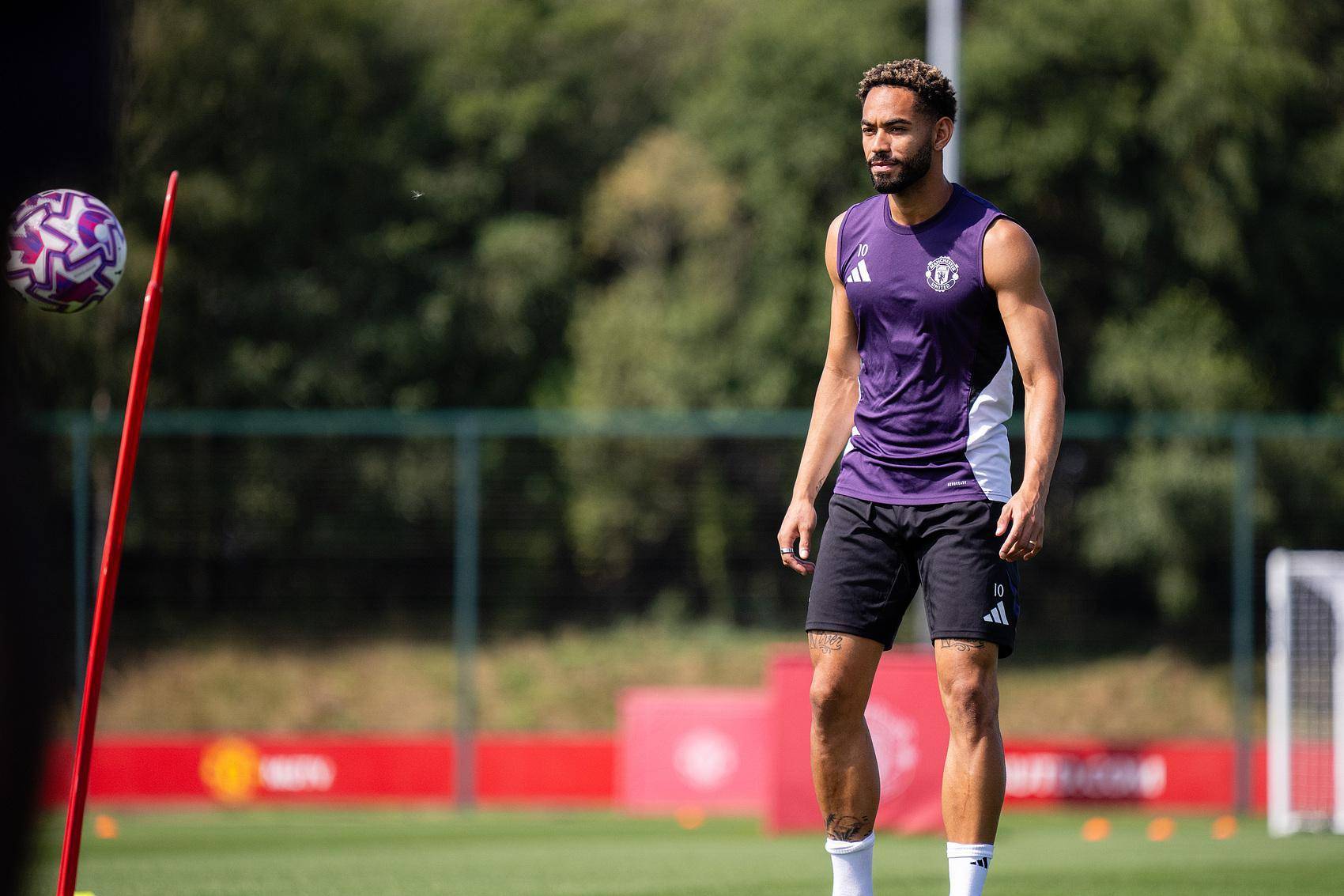 【英超新赛季前瞻】利物浦、阿森纳、曼城、切尔西展开引援竞赛,“第一联赛”争冠有好戏