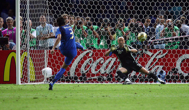 19年前的世界杯上,为意大利队激情怒吼的不止黄健翔?