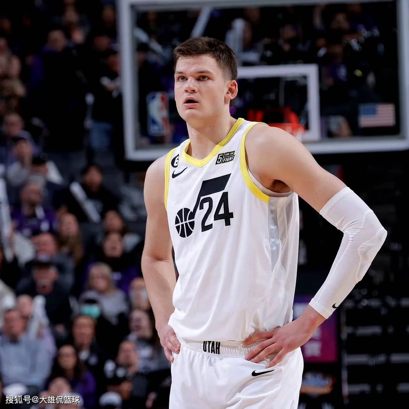 因祸得福?步行者一换三,拿(ná)下猶(yóu)他爵(jué)士中锋凯斯勒