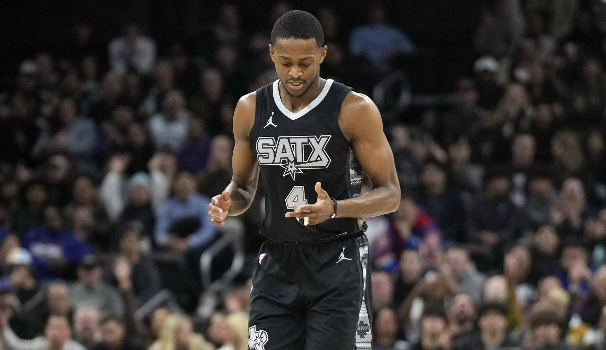 圣安东尼奥马刺续约达龙福克斯(sī),薪水或(huò)有(yǒu)變(biàn)动