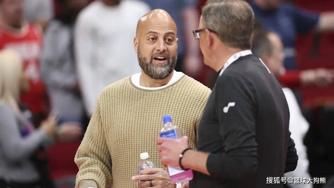 火箭队坐拥5大特质，吸引26+6巨星加盟！阵容深度顶尖，斯通立功