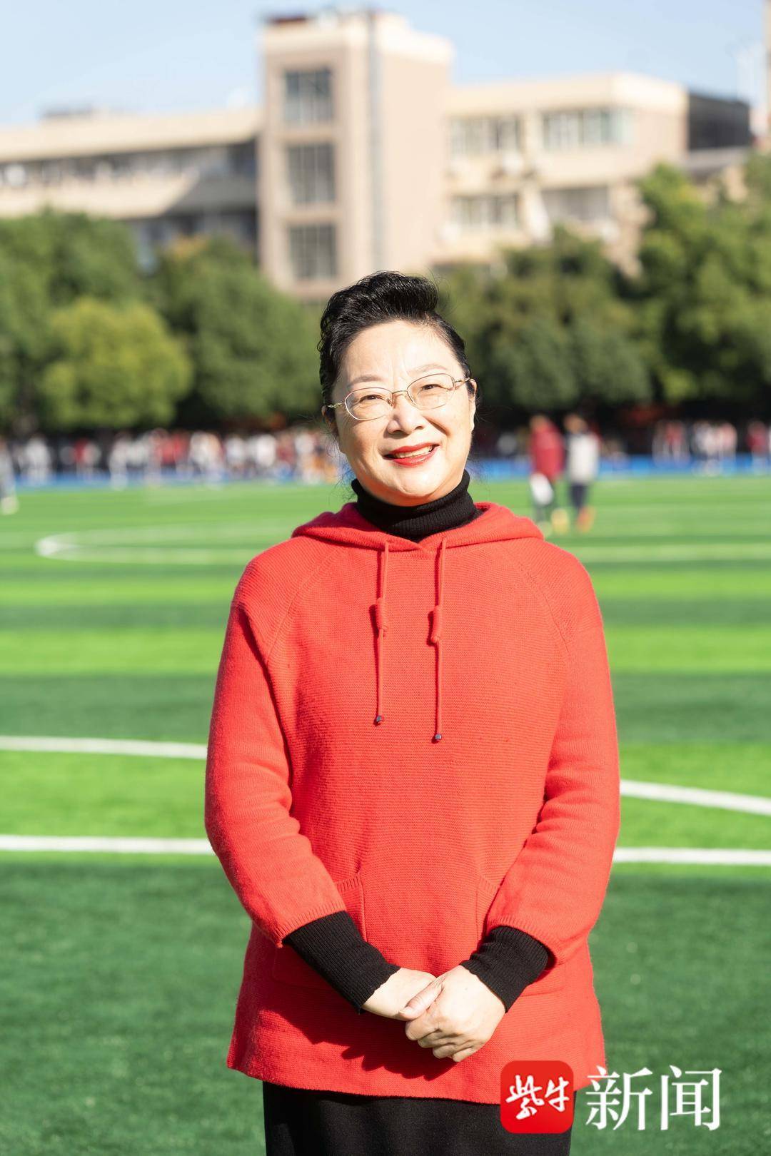 萌(méng)娃跳書(shū)法操，“雨(yǔ)中”足球(qiú)队展風(fēng)采 南京這(zhè)所学校运动会精彩纷呈