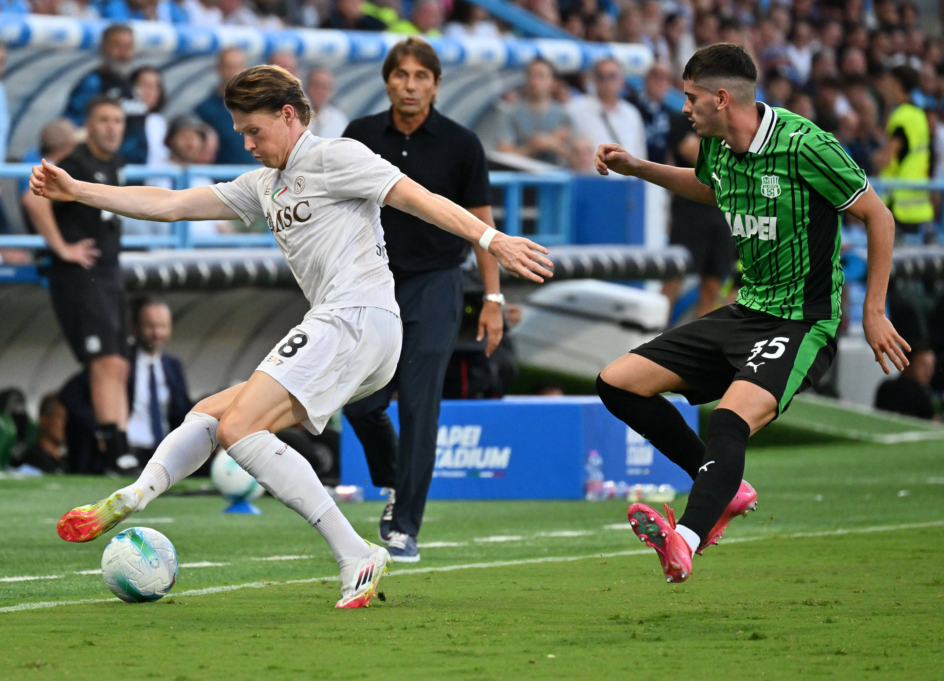 (体育)足球——意甲:那不勒斯勝(shèng)萨索洛(luò)