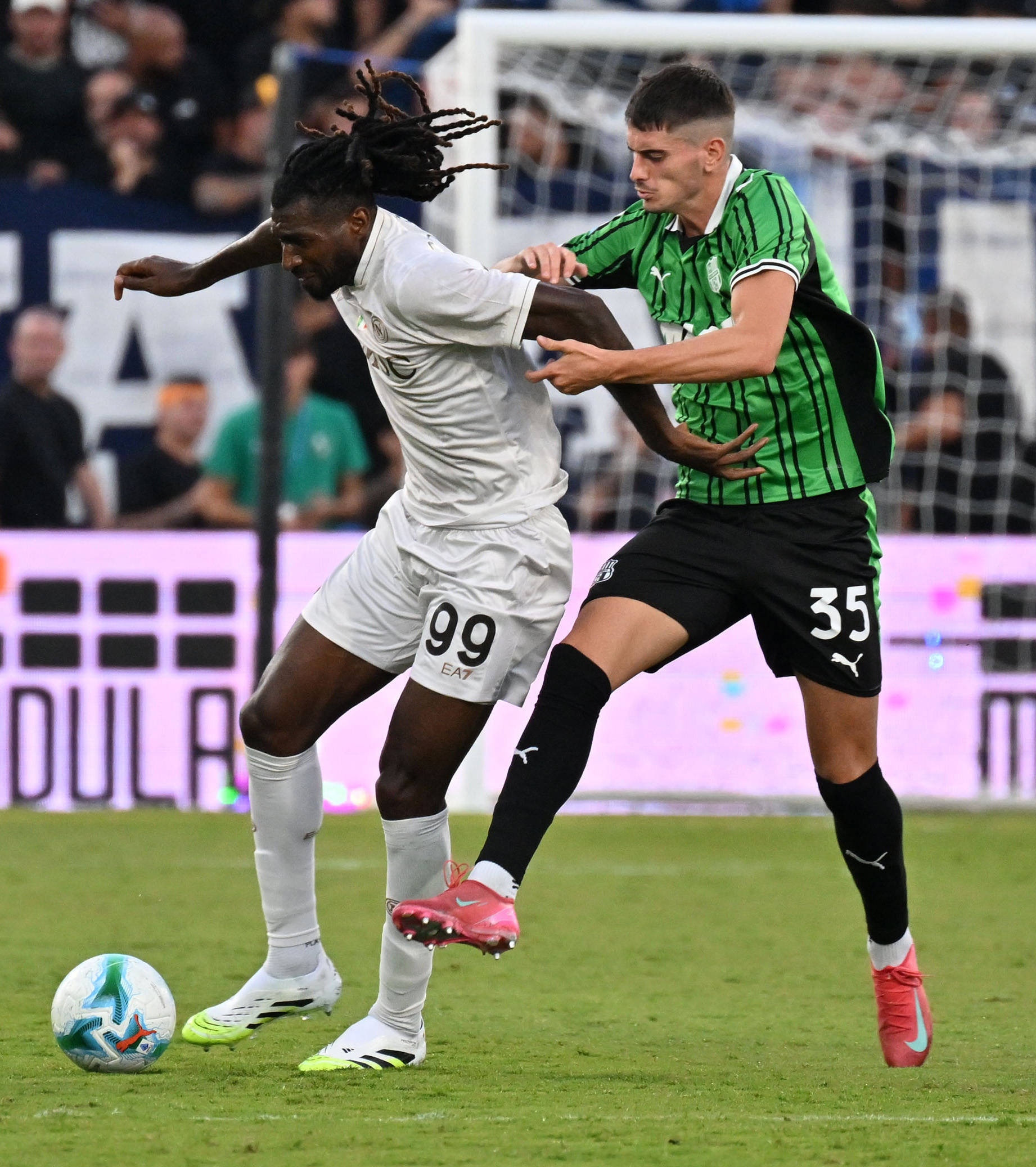 (体育)足球——意甲:那不勒斯勝(shèng)萨索洛(luò)