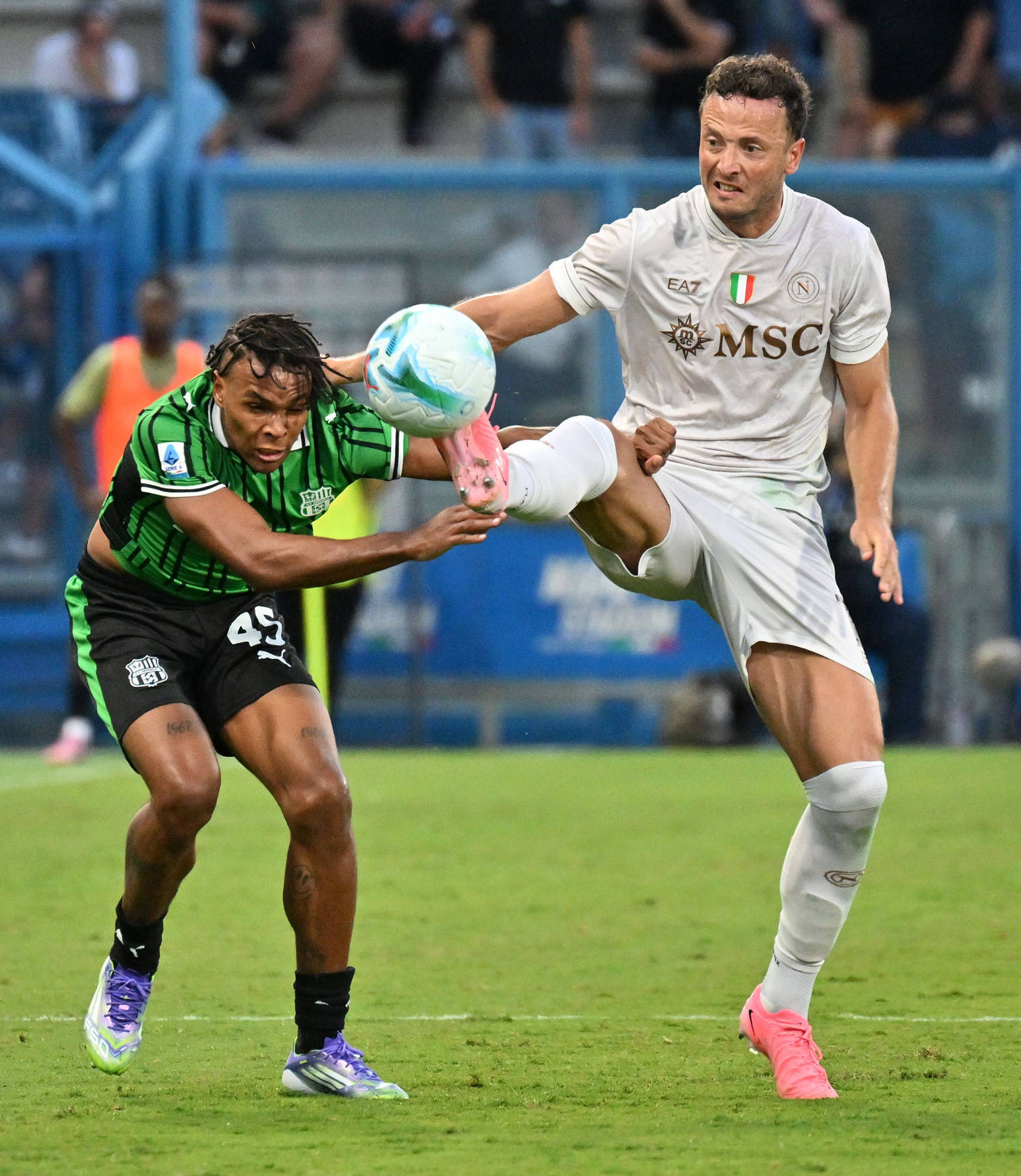 (体育)足球——意甲:那不勒斯勝(shèng)萨索洛(luò)