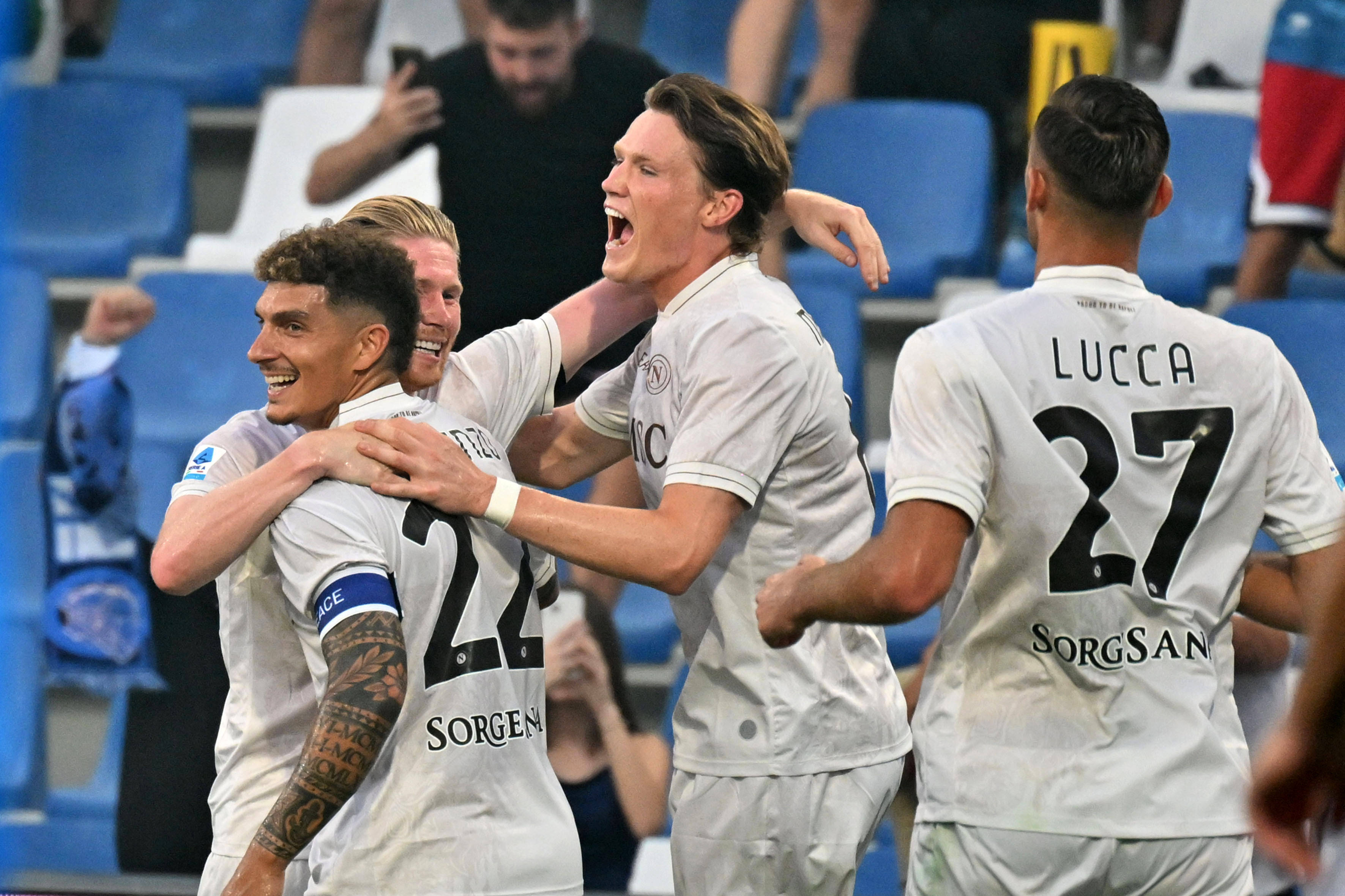 (体育)足球——意甲:那不勒斯勝(shèng)萨索洛(luò)