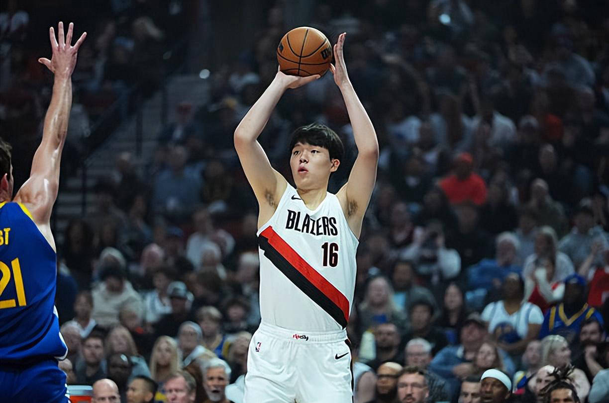 波特兰开拓者主打小个阵容,杨翰森面临困境非个人问题