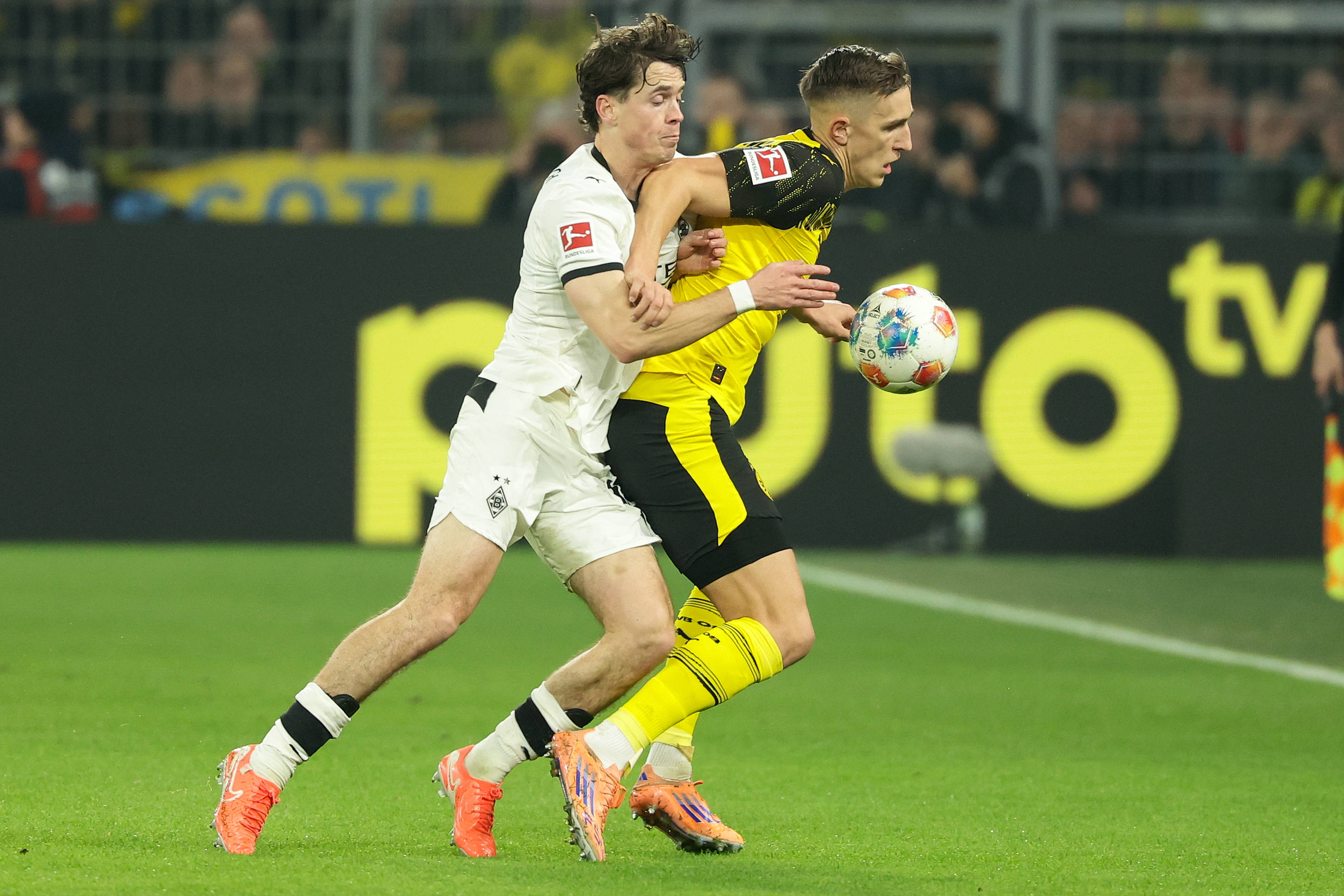 （体育）足球——德甲：多特蒙德胜门兴格拉德巴赫