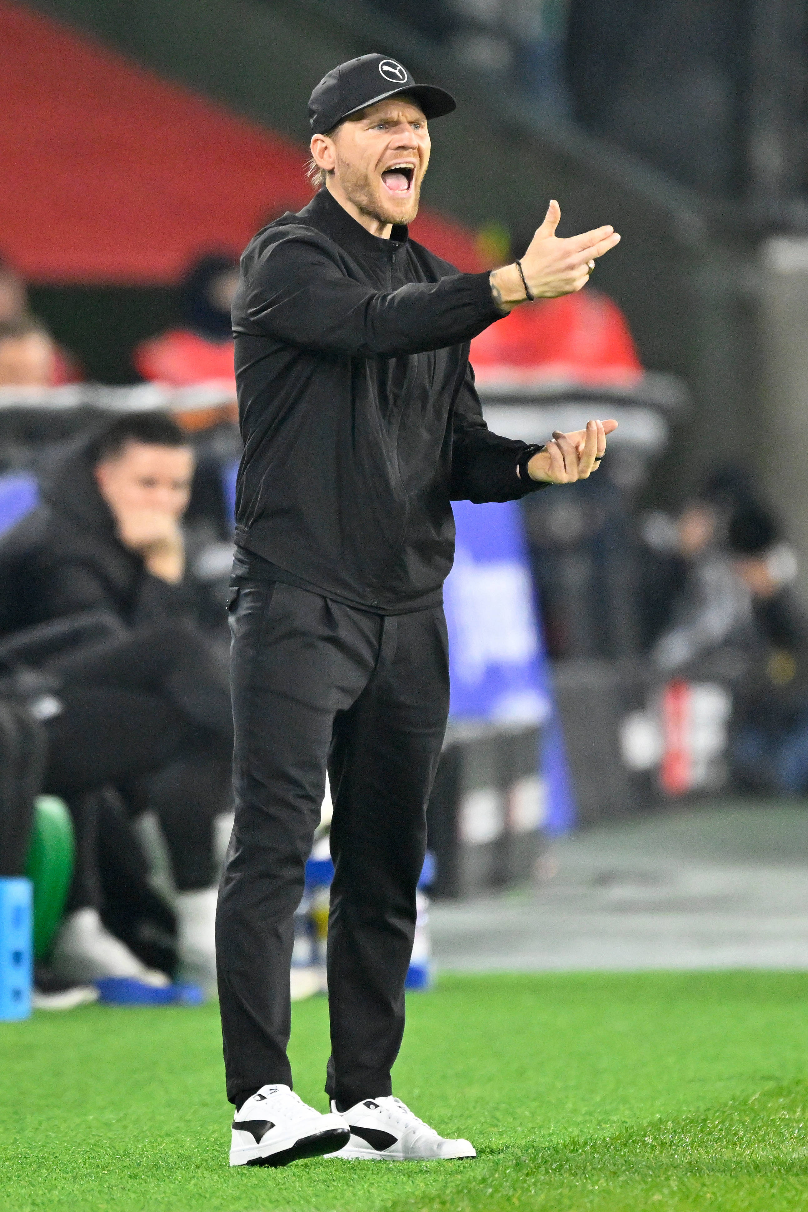 （体育）足球——德甲：门兴格拉德巴赫平莱比锡