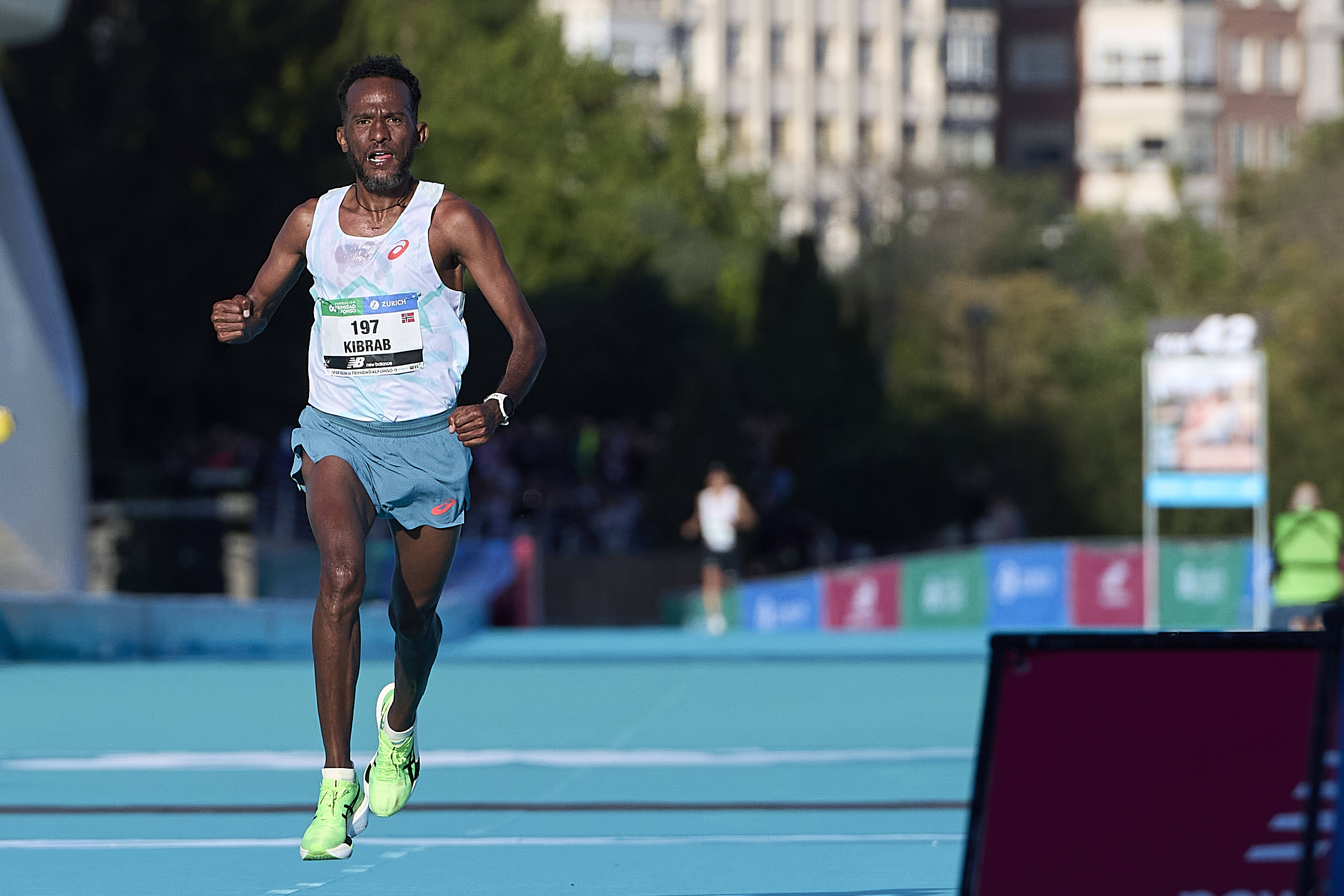 （体育）田径——瓦伦西亚馬(mǎ)拉(lā)松赛況(kuàng)